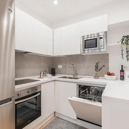 Apartment The Rent - Modern One-bedroom In The Cipro Area *
